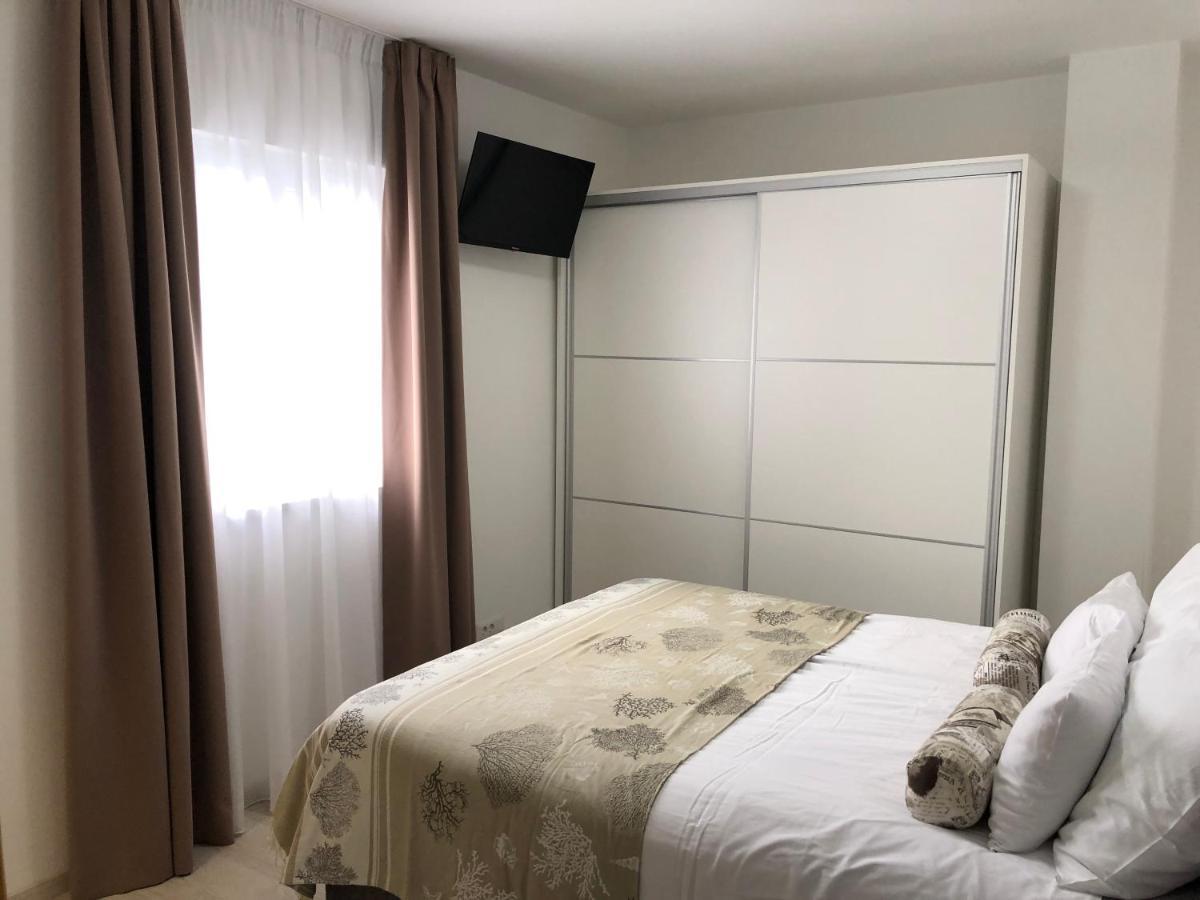 Seafront 2-Bedroom Apartment Nika - Рабац Екстериор снимка